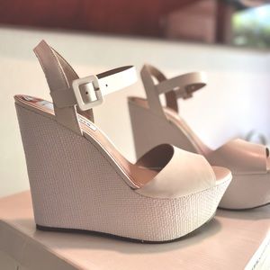Steve Madden white wedge, ankle strap
